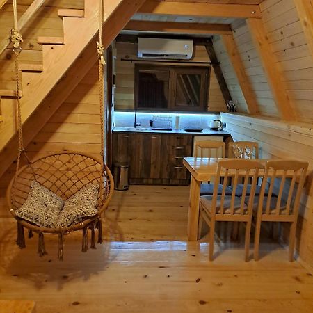 Wooden Cottages Konak Savnik Luaran gambar