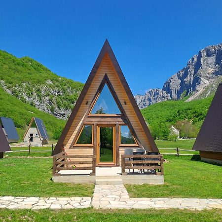 Wooden Cottages Konak Savnik Luaran gambar