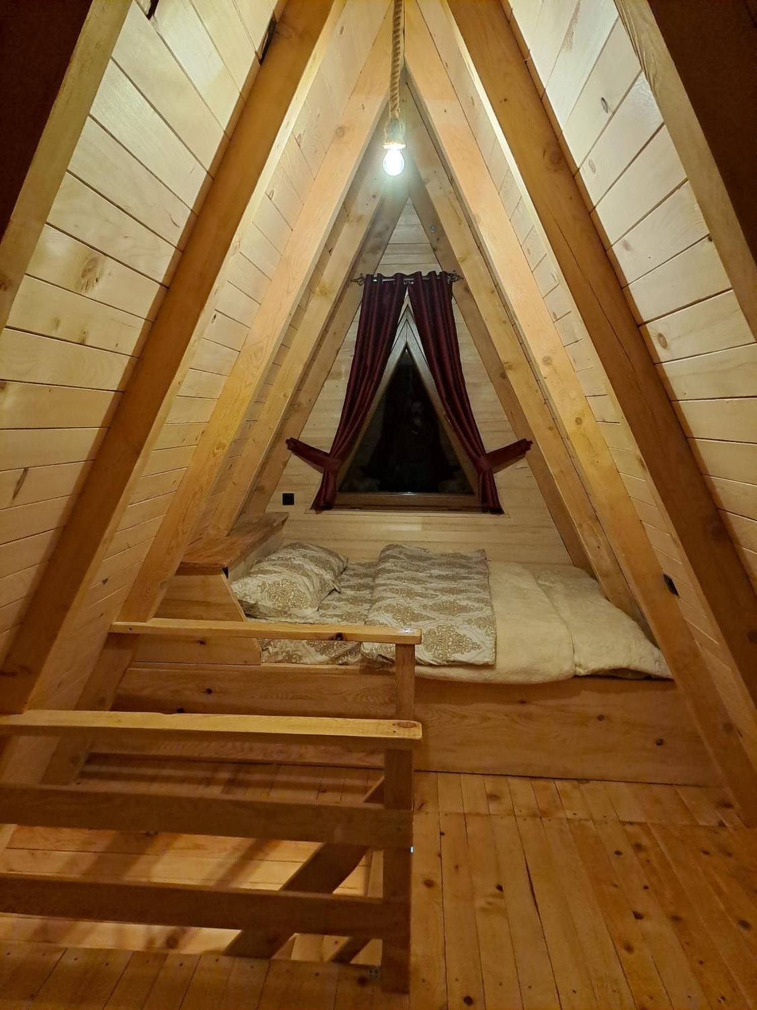 Wooden Cottages Konak Savnik Luaran gambar