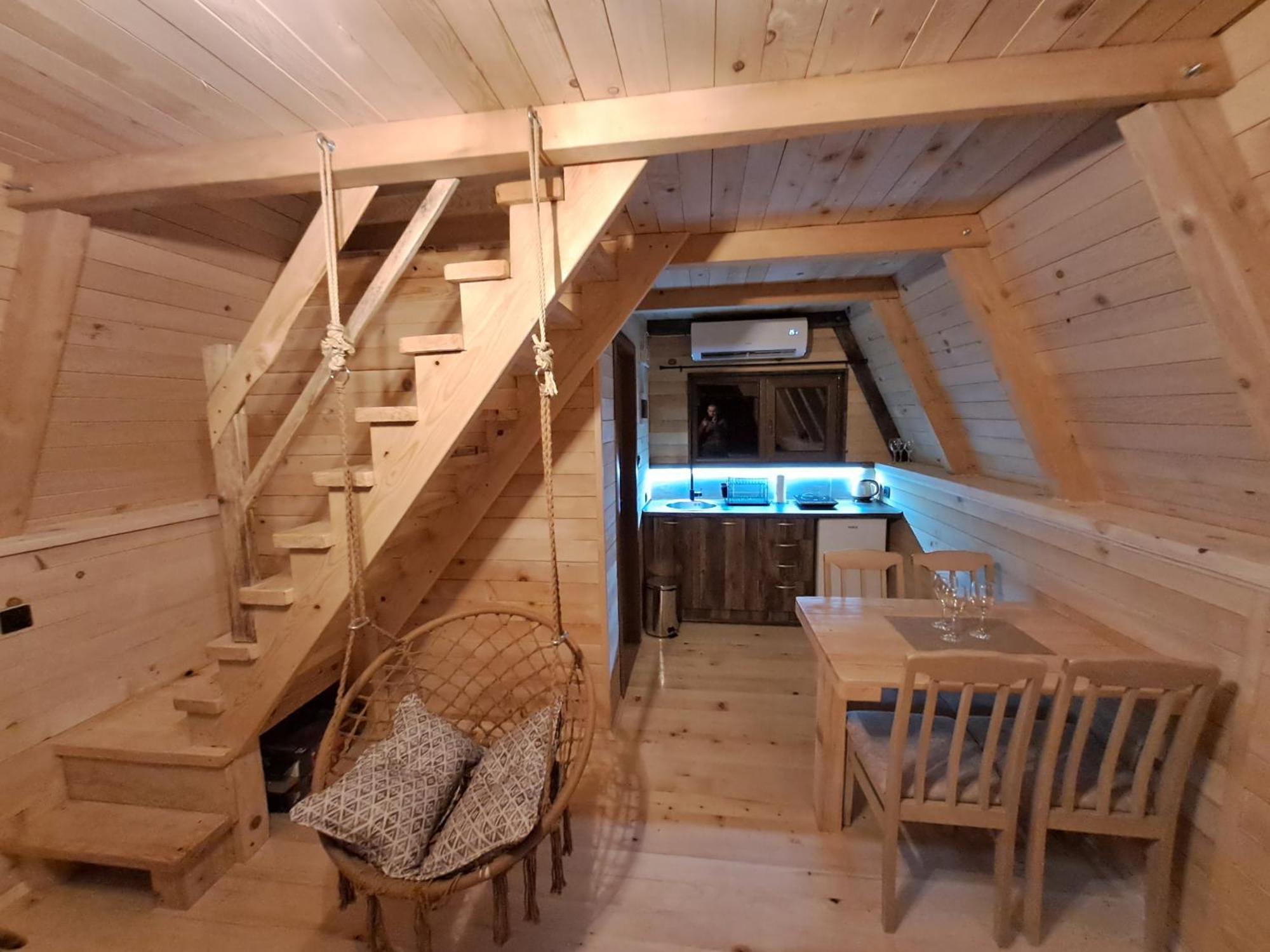 Wooden Cottages Konak Savnik Luaran gambar