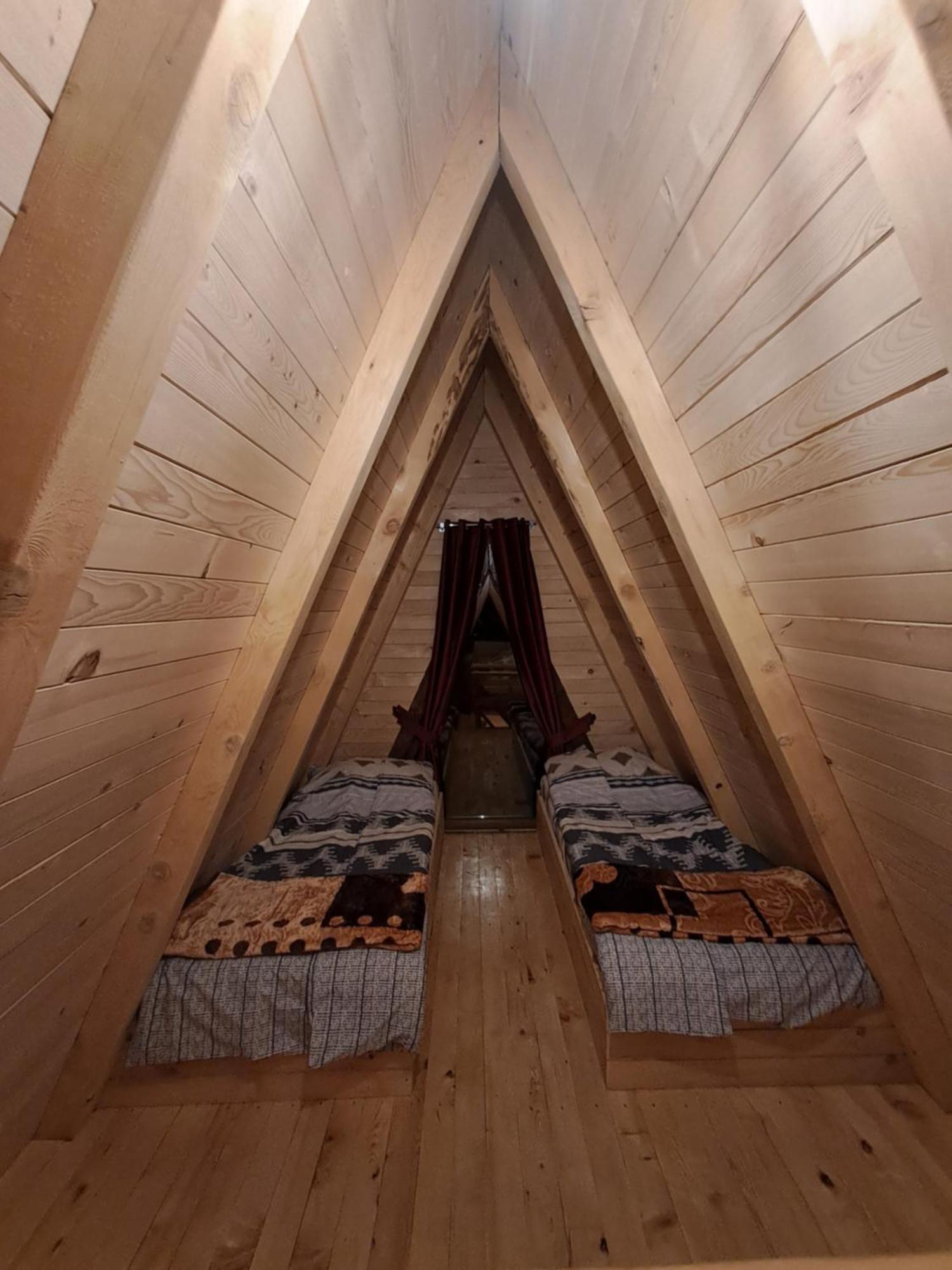 Wooden Cottages Konak Savnik Bilik gambar