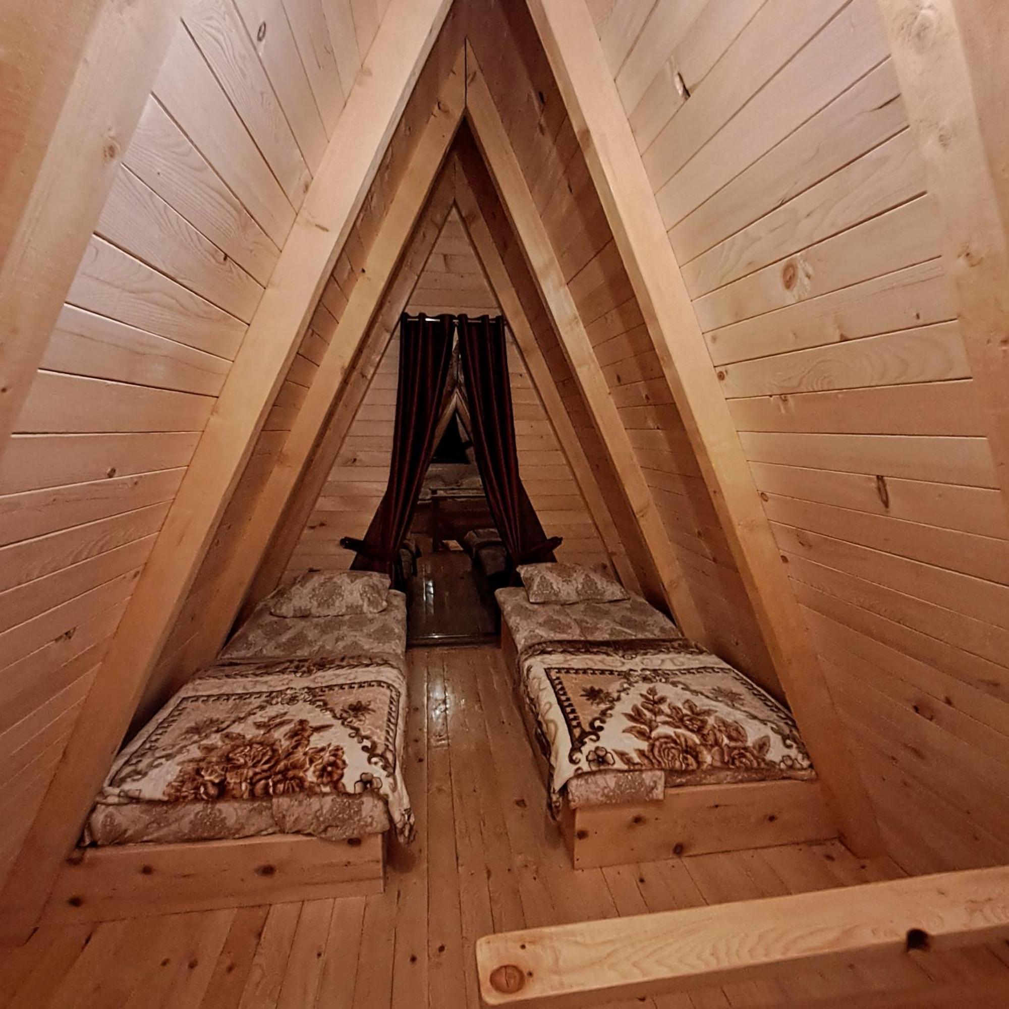 Wooden Cottages Konak Savnik Luaran gambar