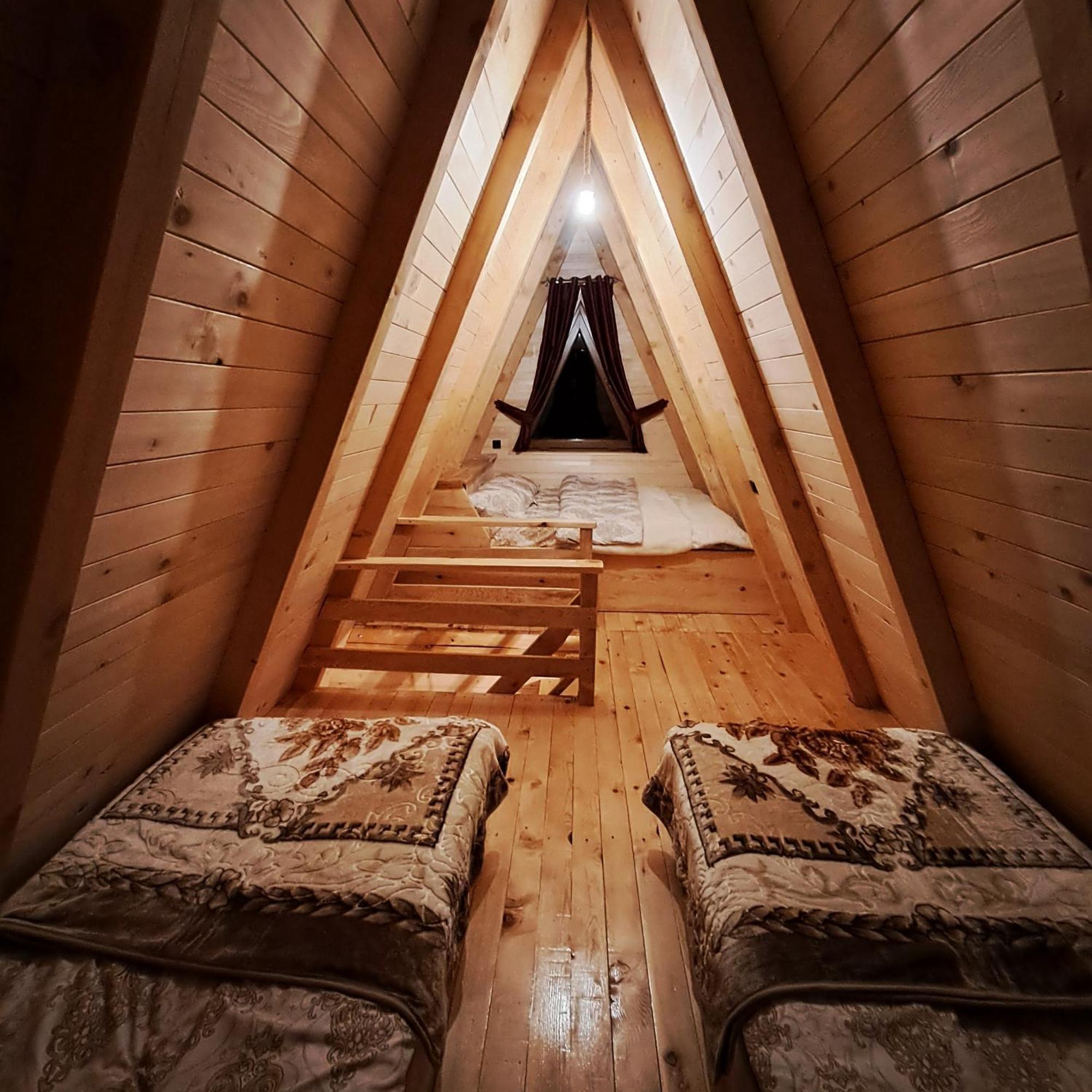 Wooden Cottages Konak Savnik Luaran gambar